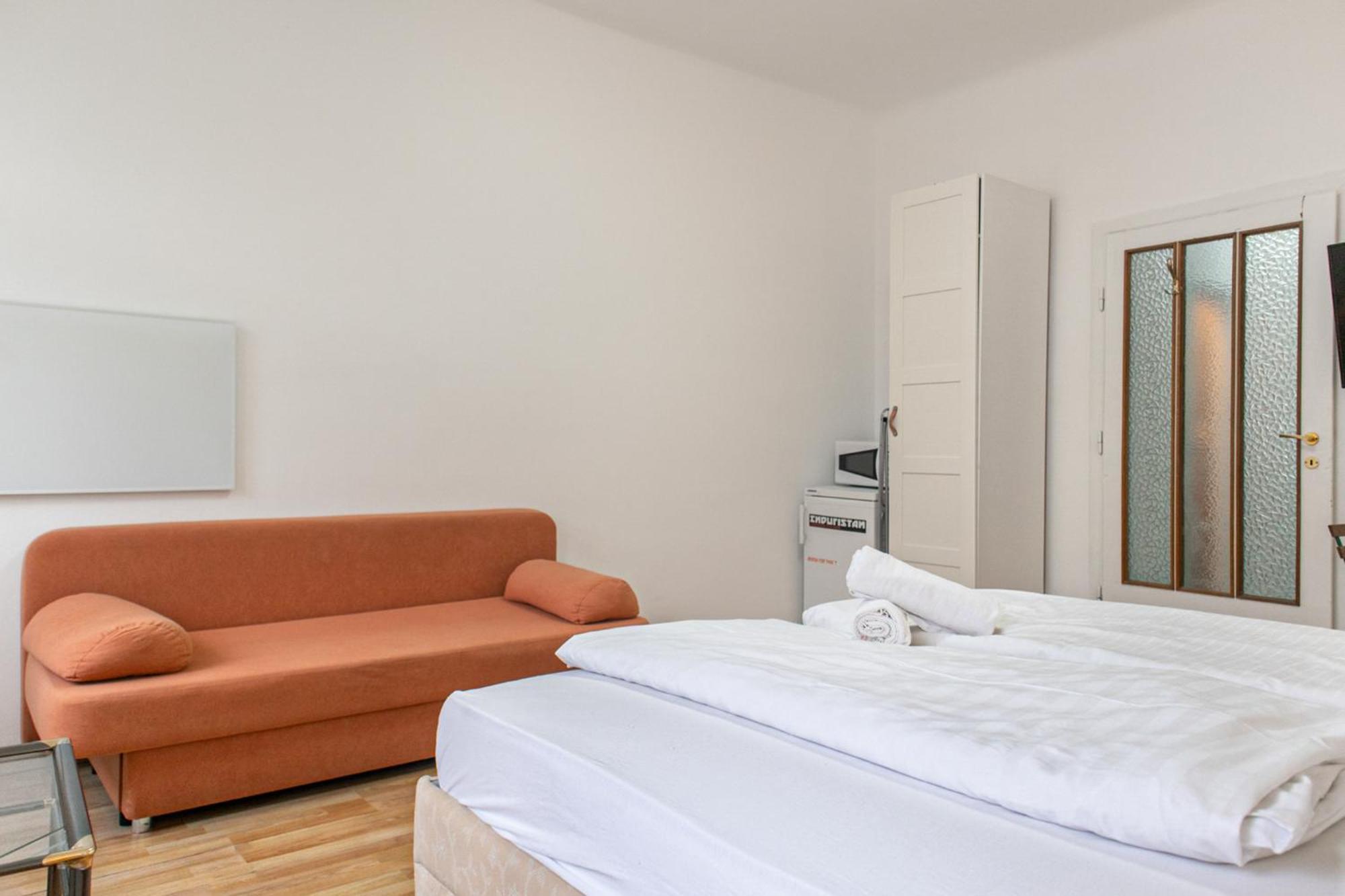 Budget City Stay - Near Wiener Stadthalle Ideal For Longstays Bagian luar foto