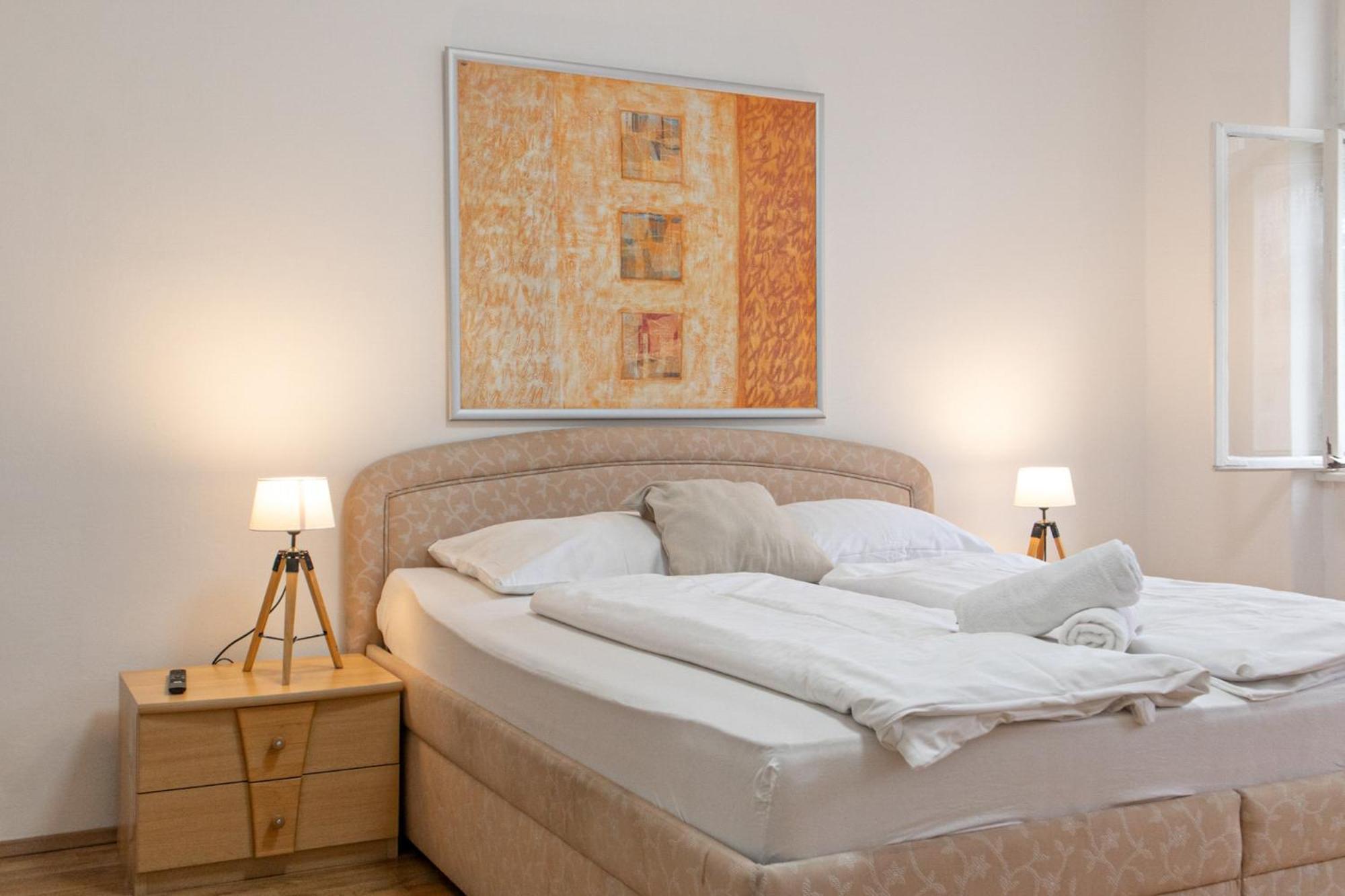 Budget City Stay - Near Wiener Stadthalle Ideal For Longstays Bagian luar foto