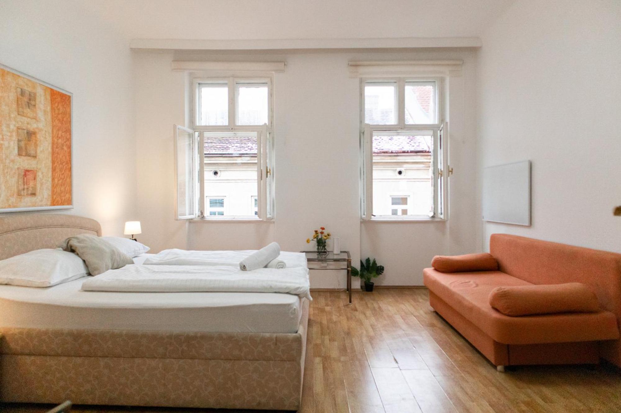 Budget City Stay - Near Wiener Stadthalle Ideal For Longstays Bagian luar foto