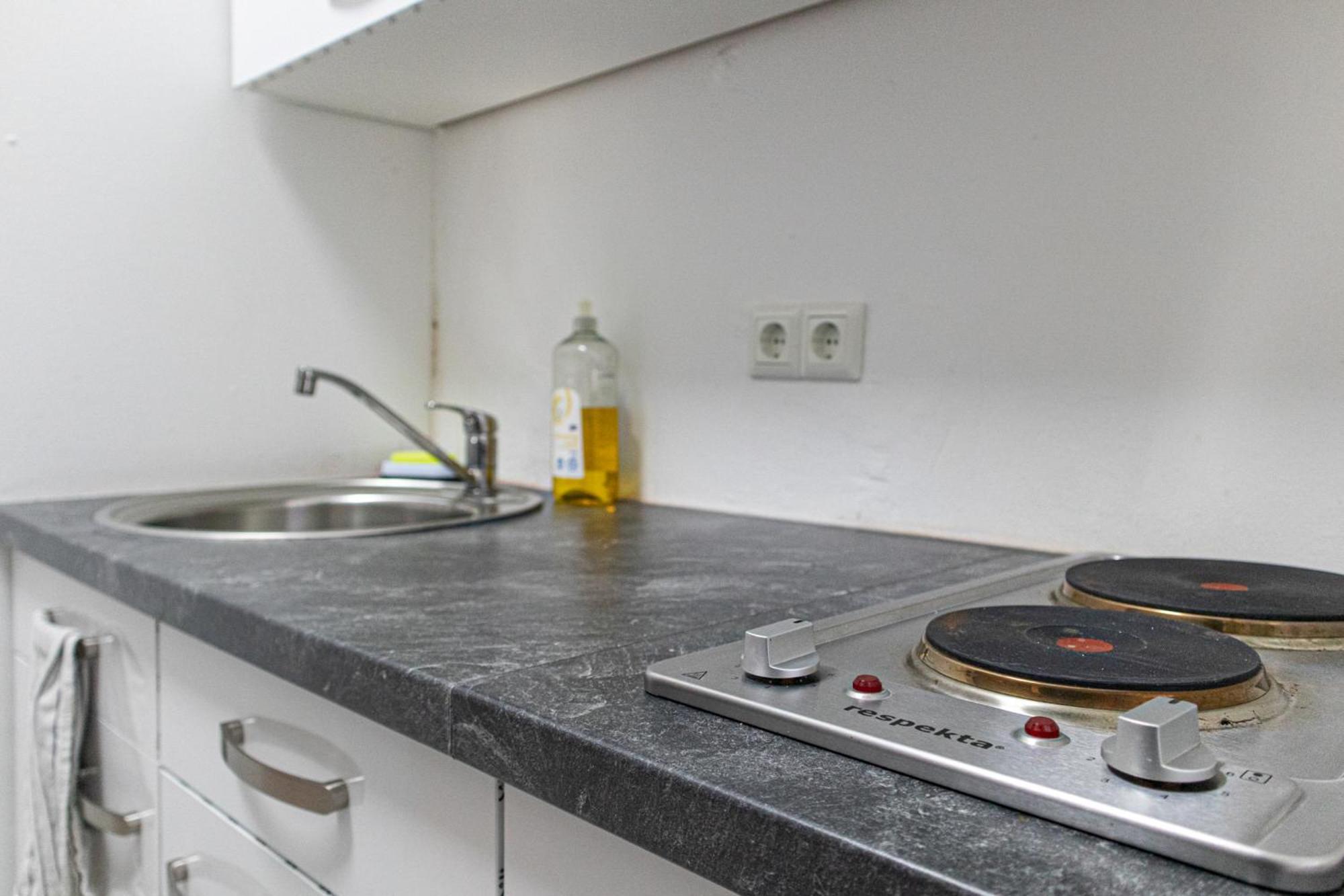Budget City Stay - Near Wiener Stadthalle Ideal For Longstays Bagian luar foto