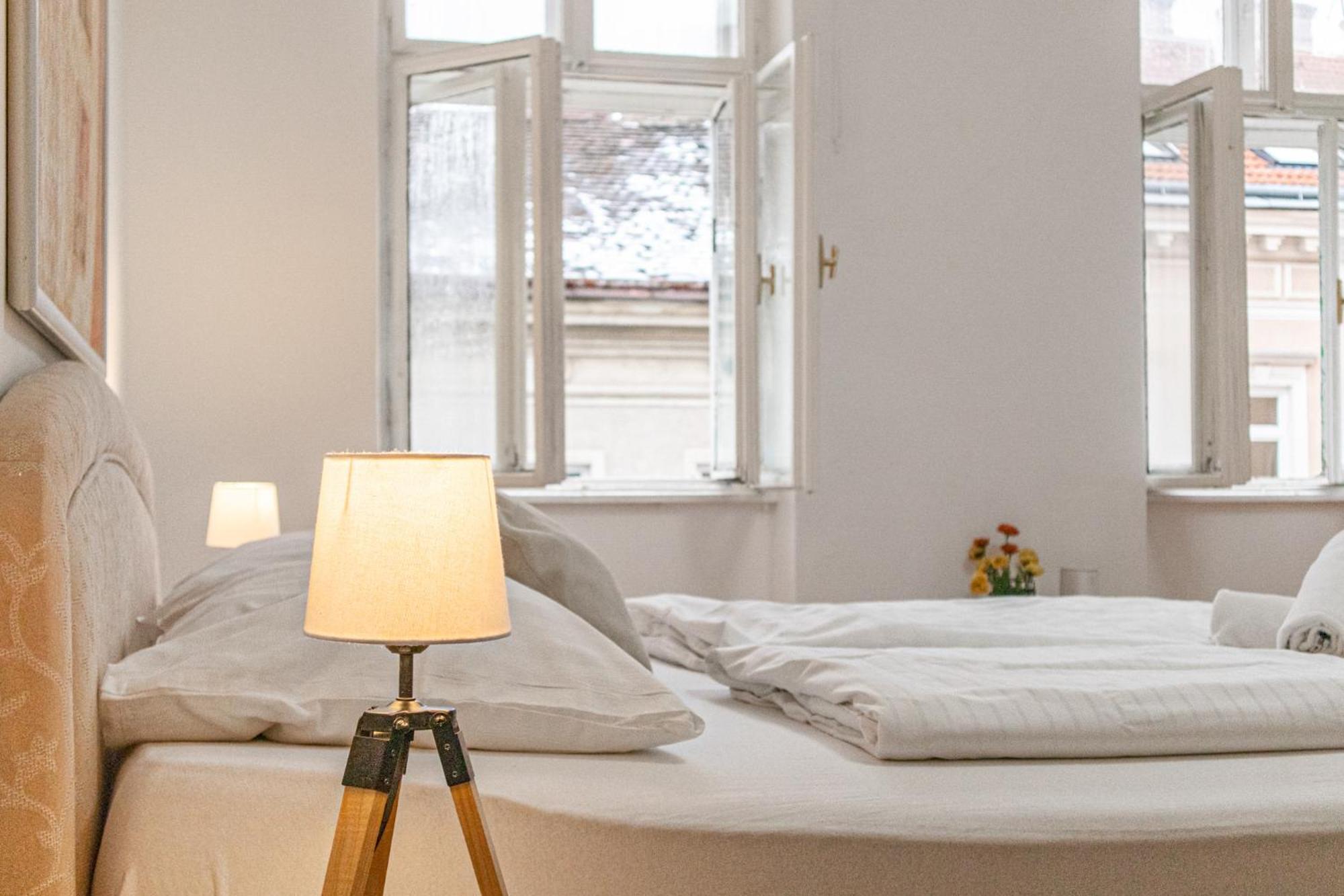 Budget City Stay - Near Wiener Stadthalle Ideal For Longstays Bagian luar foto