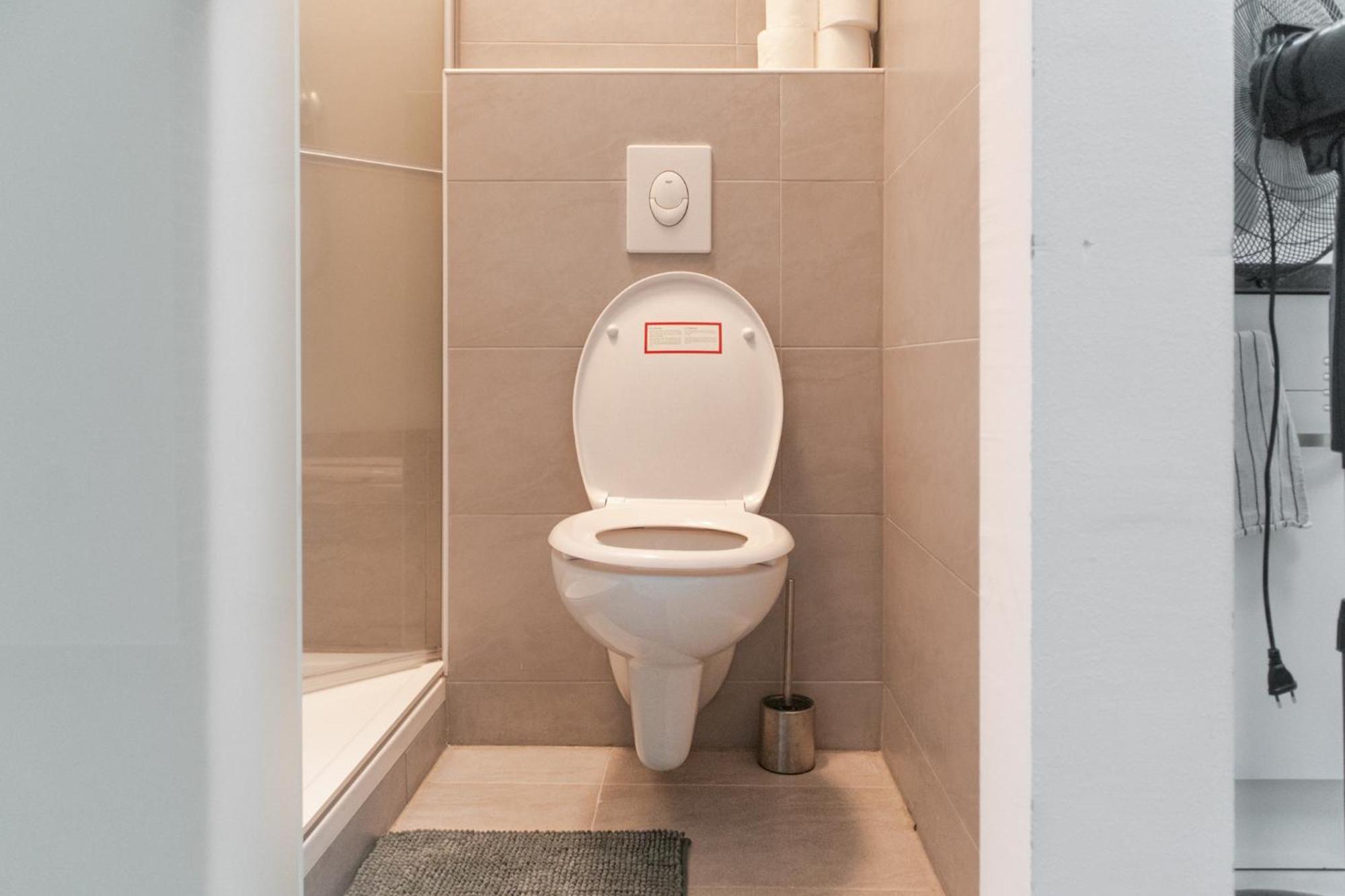 Budget City Stay - Near Wiener Stadthalle Ideal For Longstays Bagian luar foto